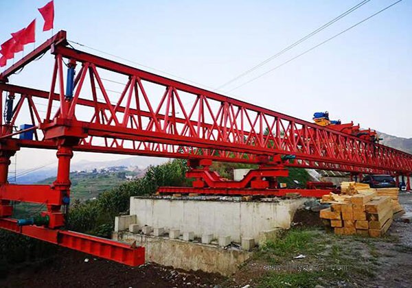 鐵路架橋機租賃廠家：專業(yè)設(shè)備，高效服務(wù)