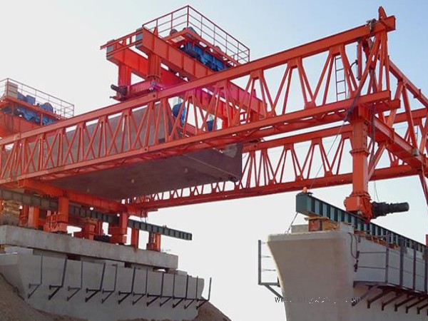 50噸以上架橋機(jī)的價格是否包括安裝和培訓(xùn)服務(wù)？